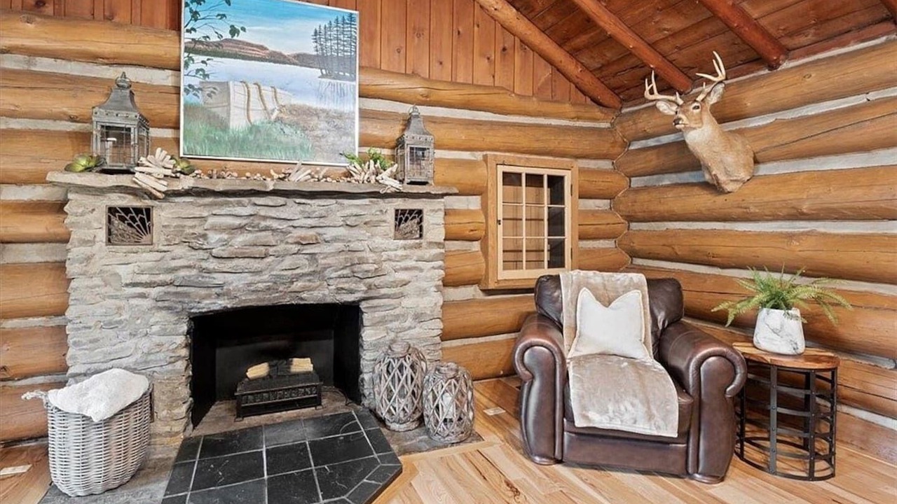Photo of Livingroom in Springwater
