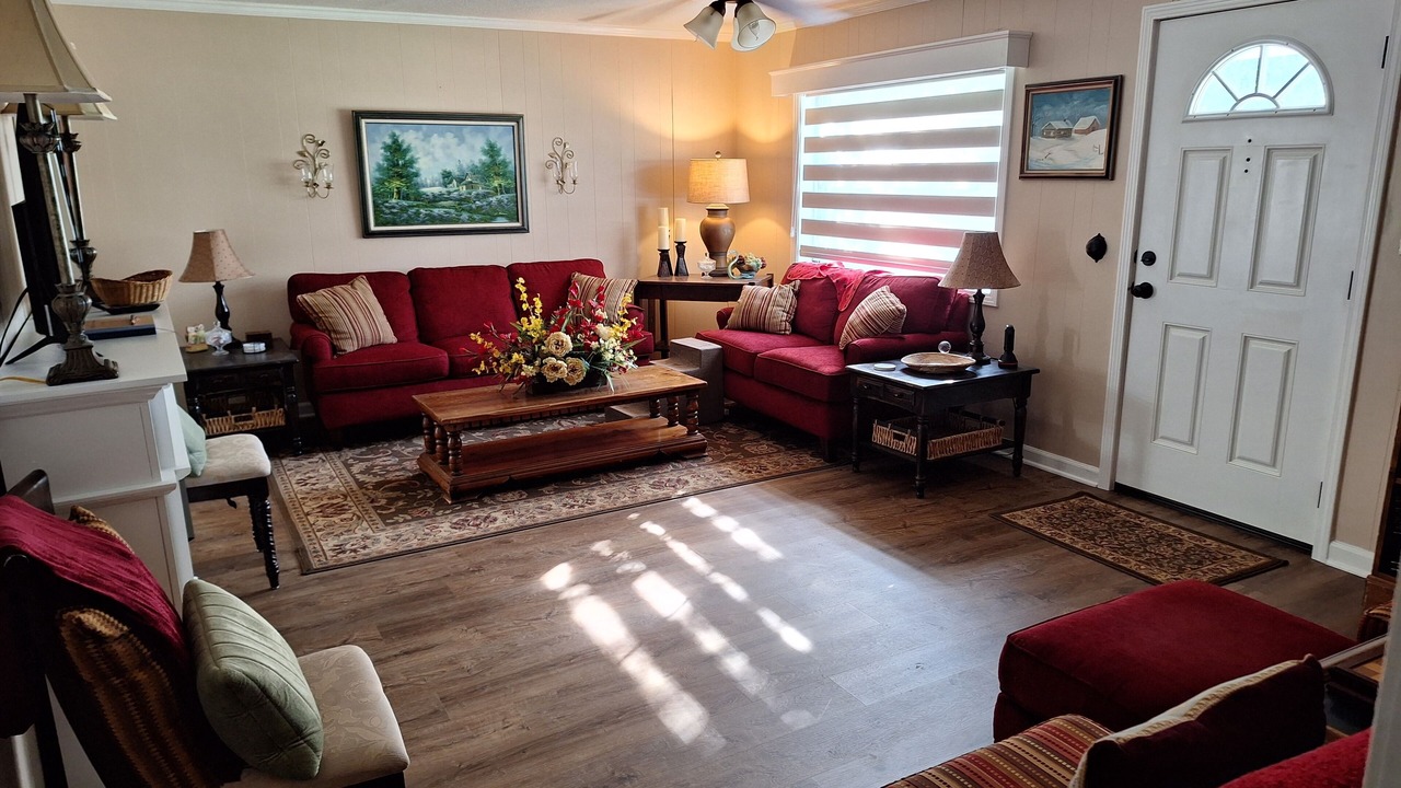 Photo of Livingroom in China Spring