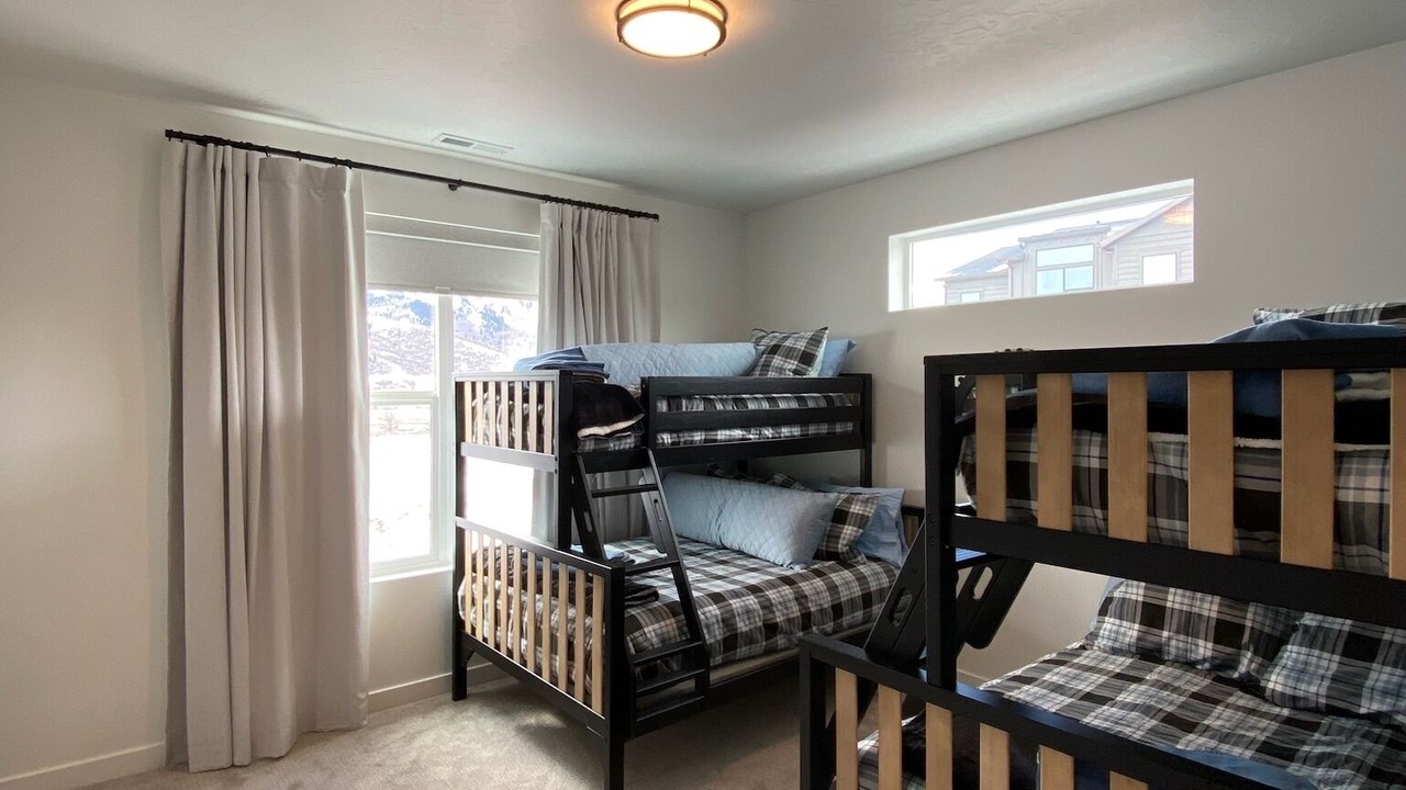 Photo of Bedroom in Mountain Green