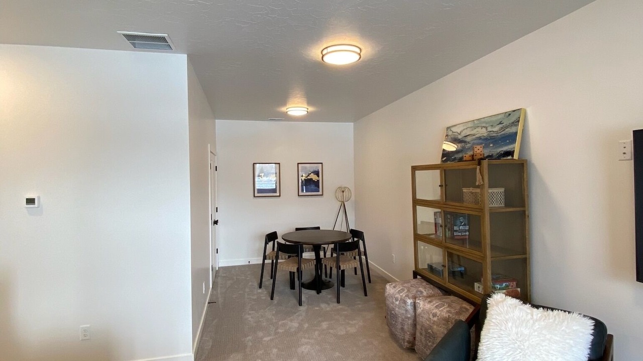 Photo of Livingroom in Mountain Green