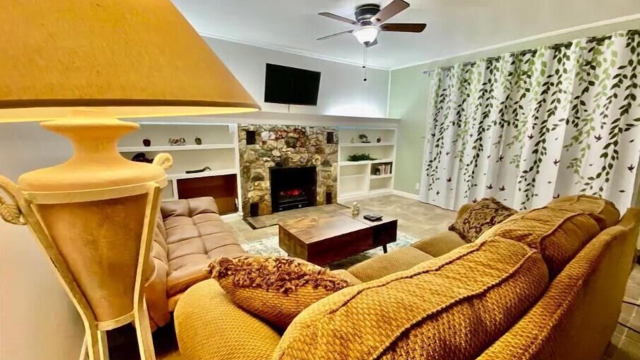 Photo of Livingroom in Grass Valley