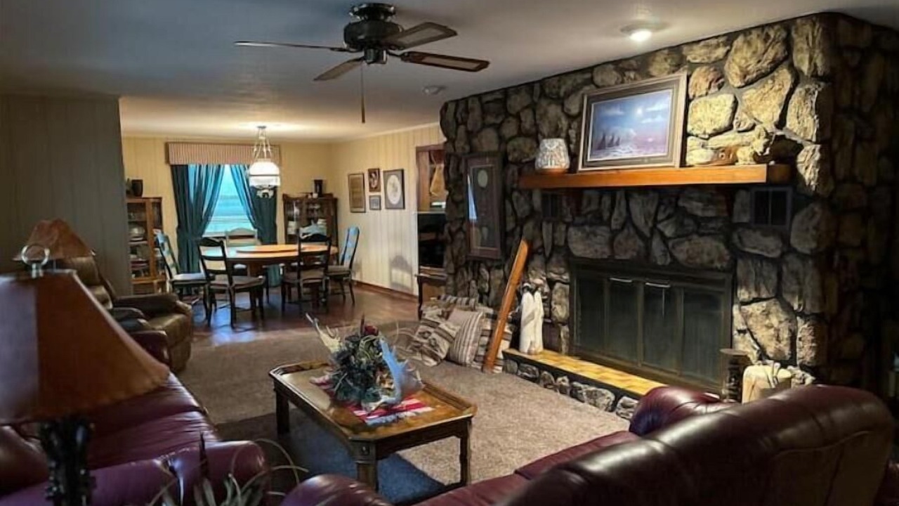 Photo of Livingroom in Springdale