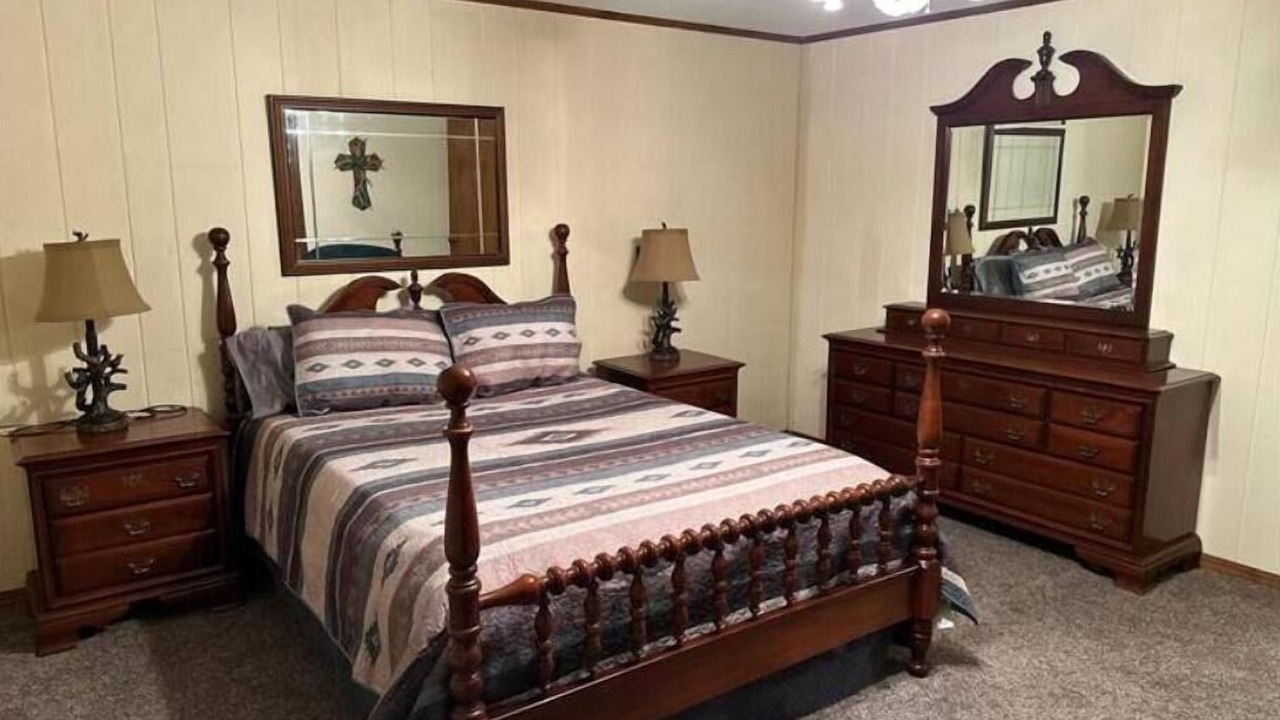 Photo of Bedroom in Springdale