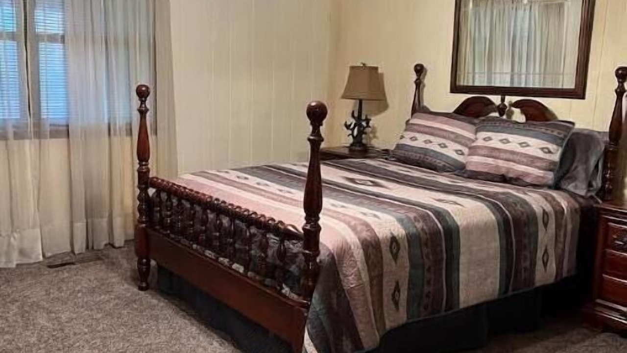 Photo of Bedroom in Springdale