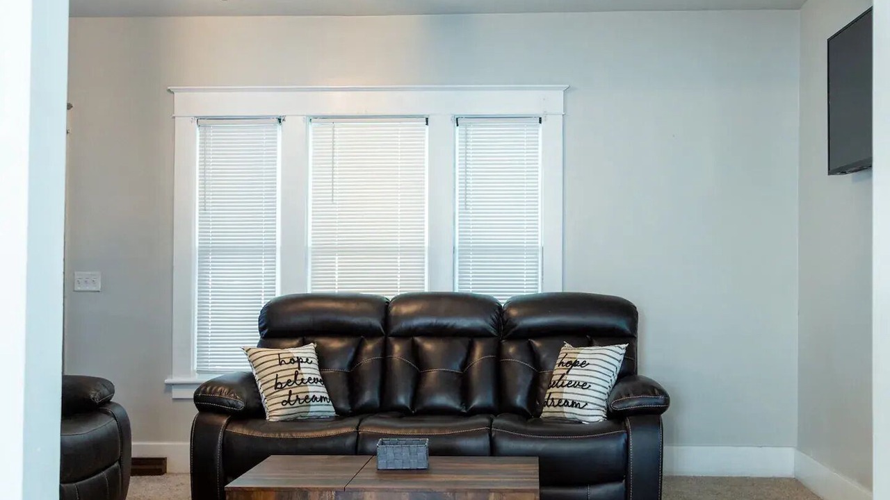 Photo of Livingroom in Erie