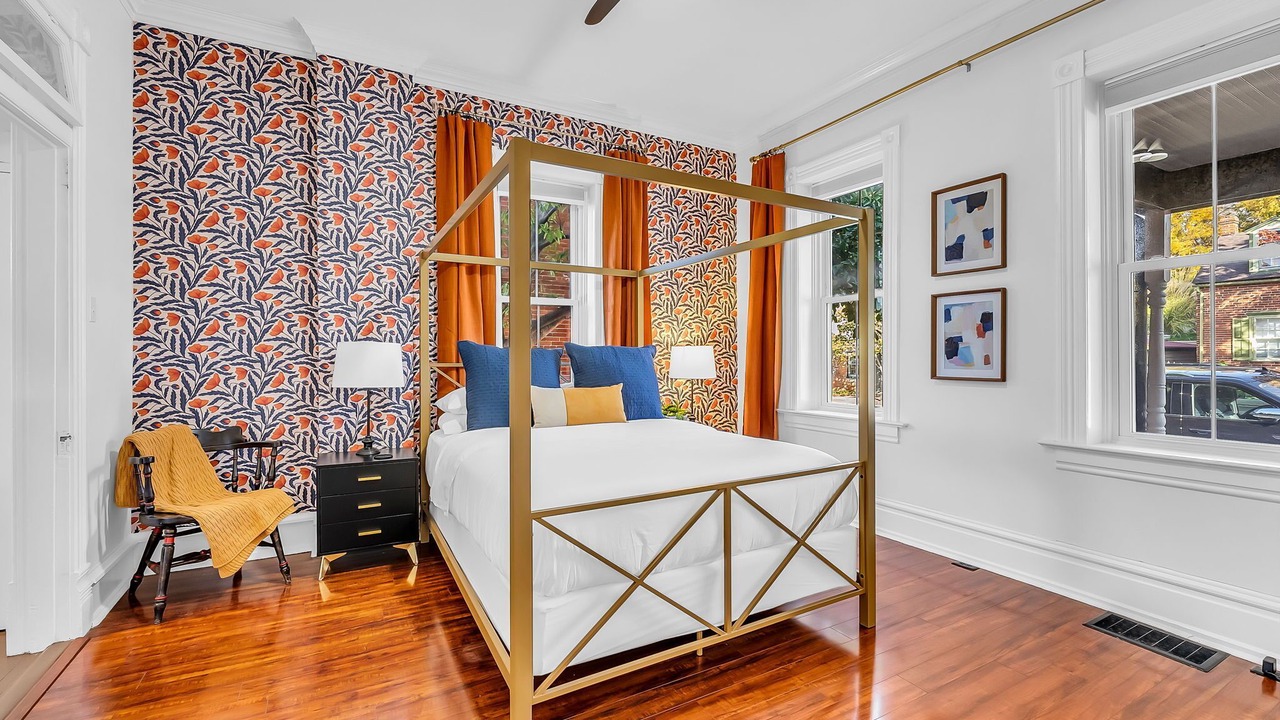 Photo of Others in Hermann