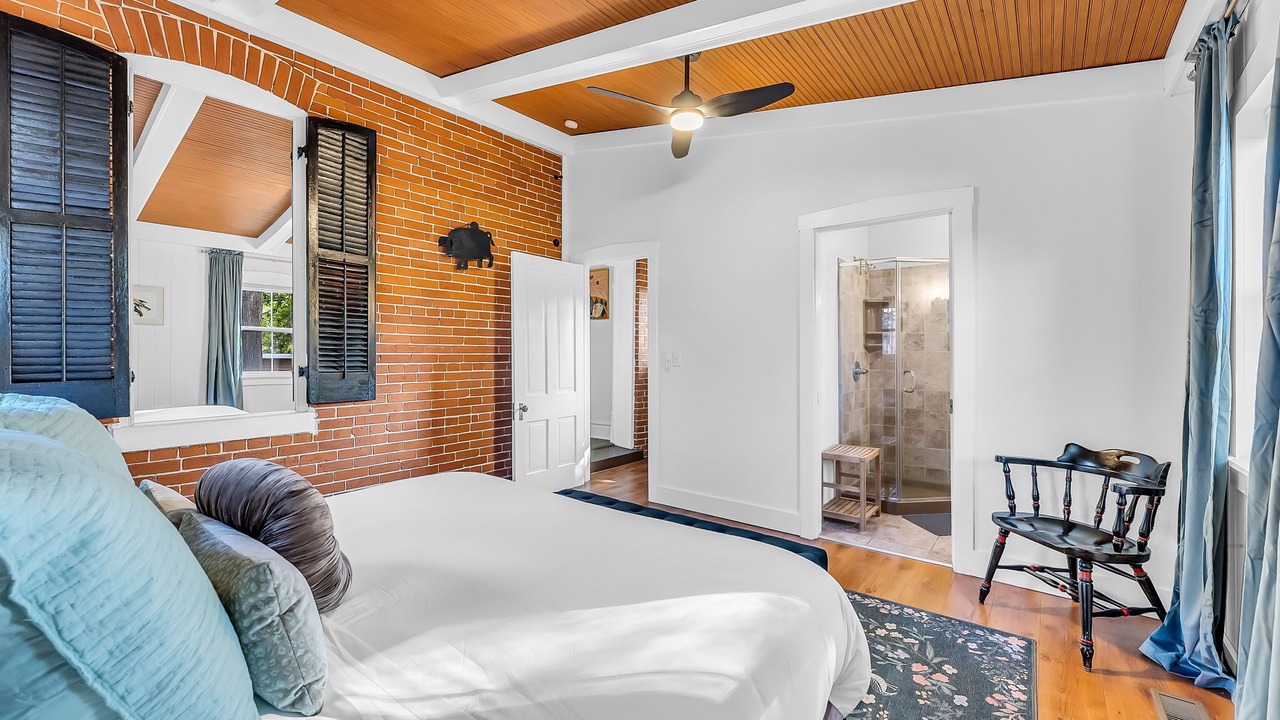 Photo of Others in Hermann