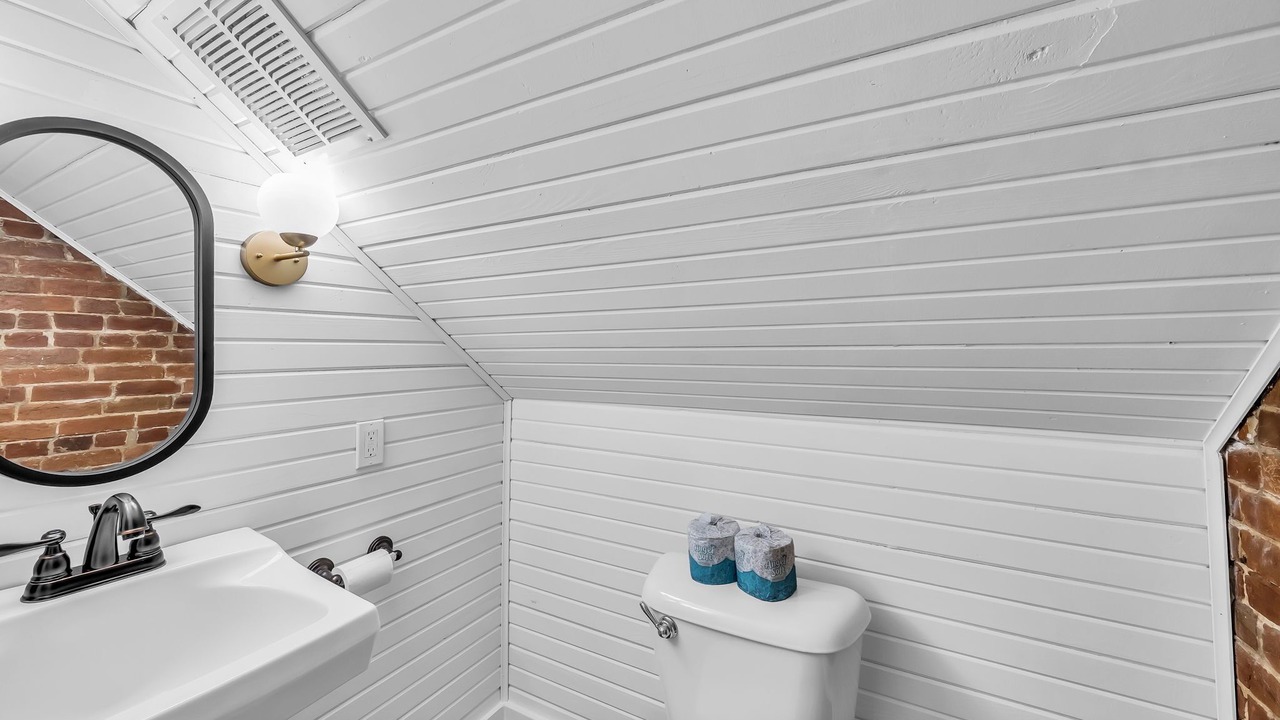 Photo of Others in Hermann