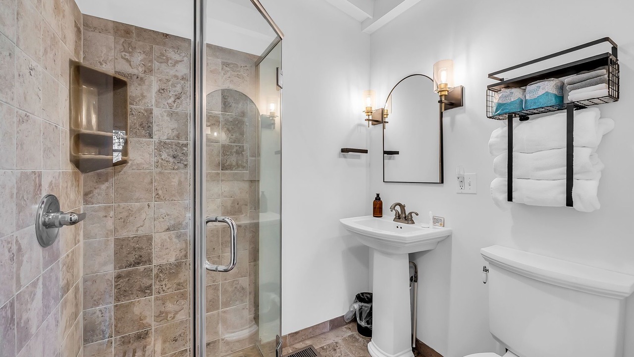 Photo of Others in Hermann