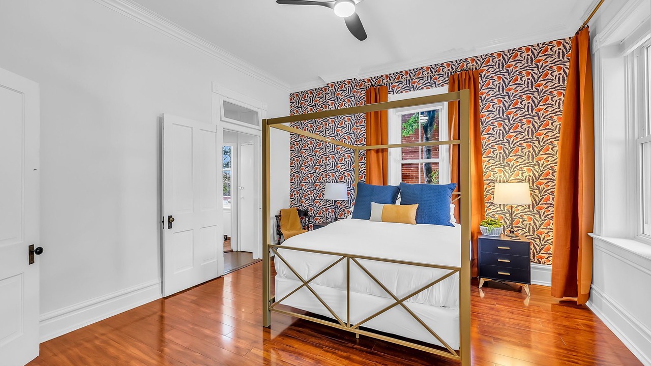 Photo of Others in Hermann