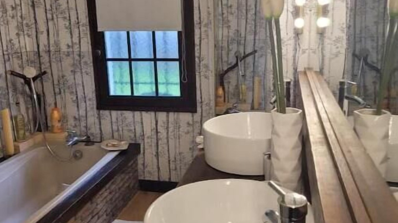 Photo of Bathroom in Gonneville-la-Mallet