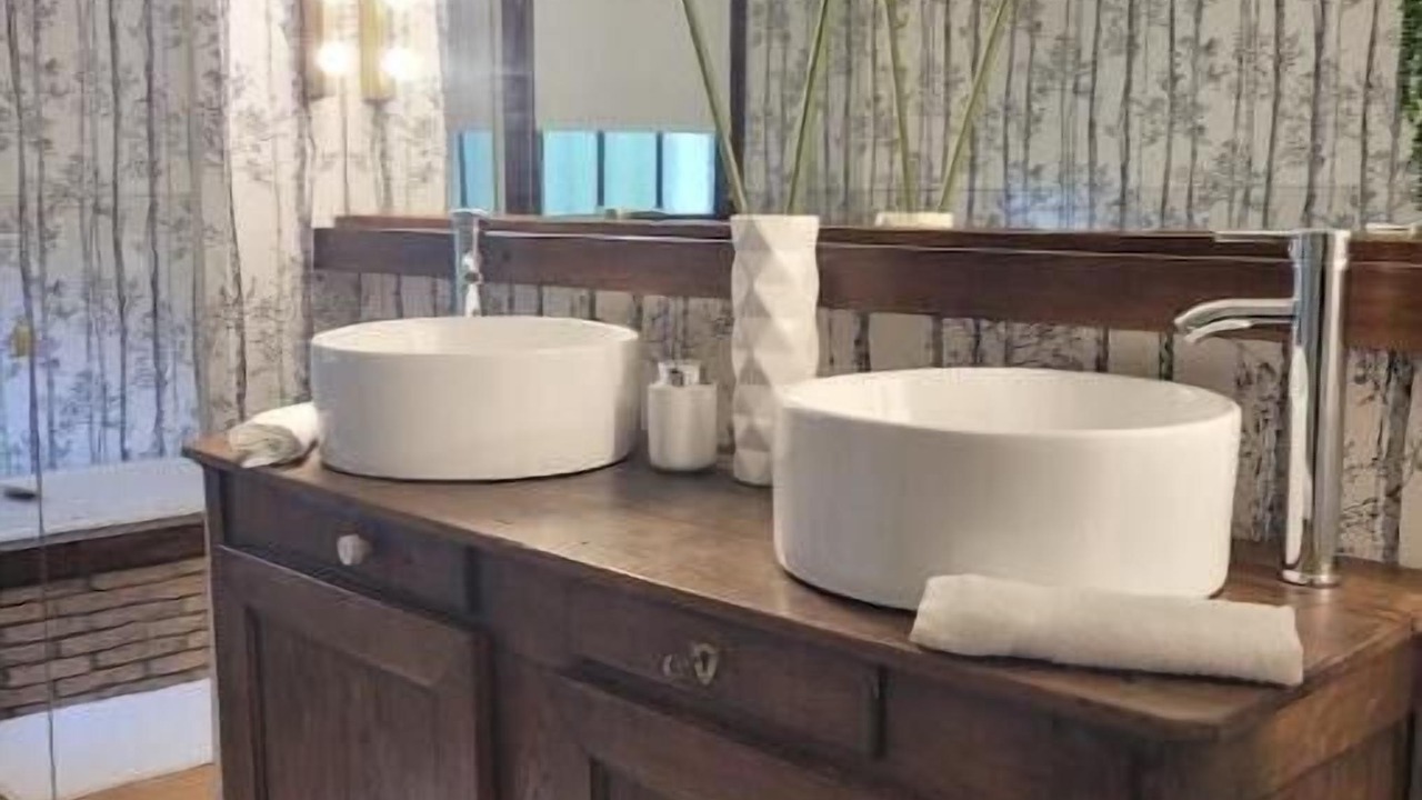 Photo of Bathroom in Gonneville-la-Mallet