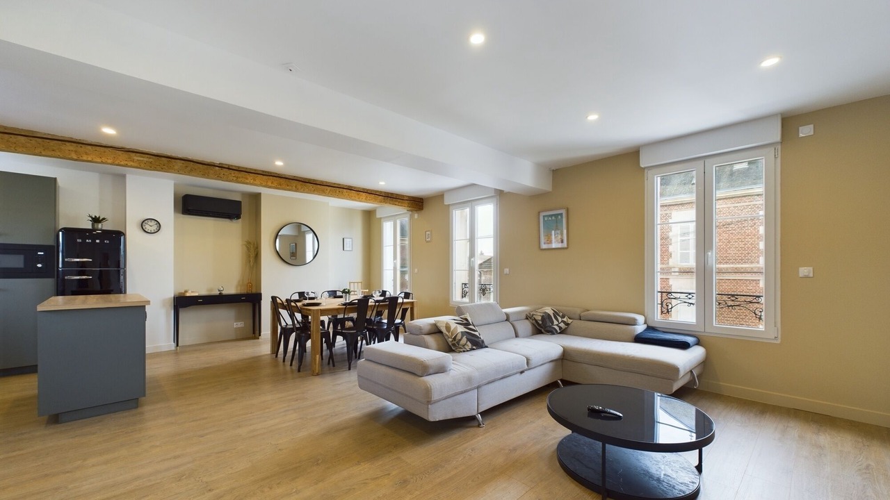 Photo of Livingroom in Margny-les-Compiegne
