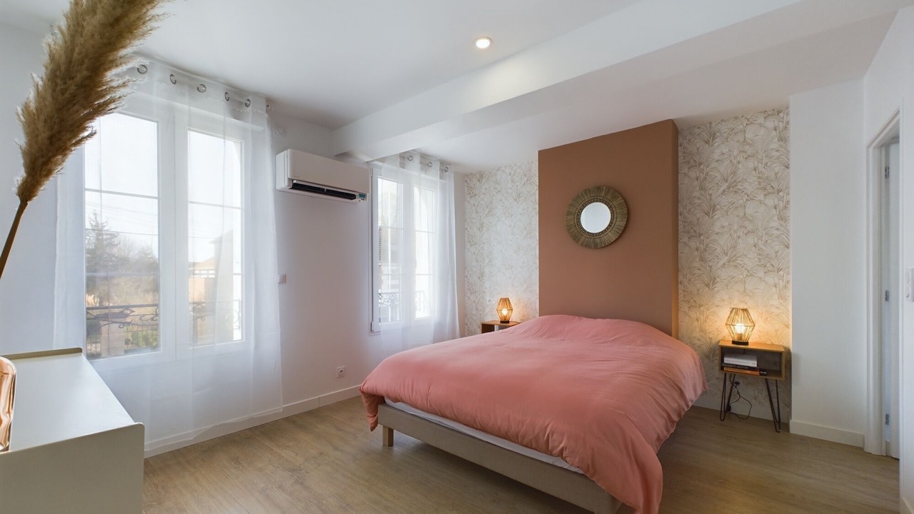 Photo of Bedroom in Margny-les-Compiegne