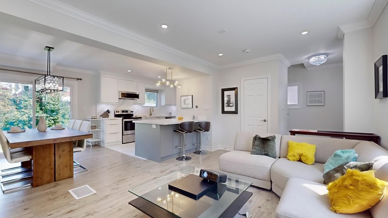 Photo of Livingroom in Clairlea