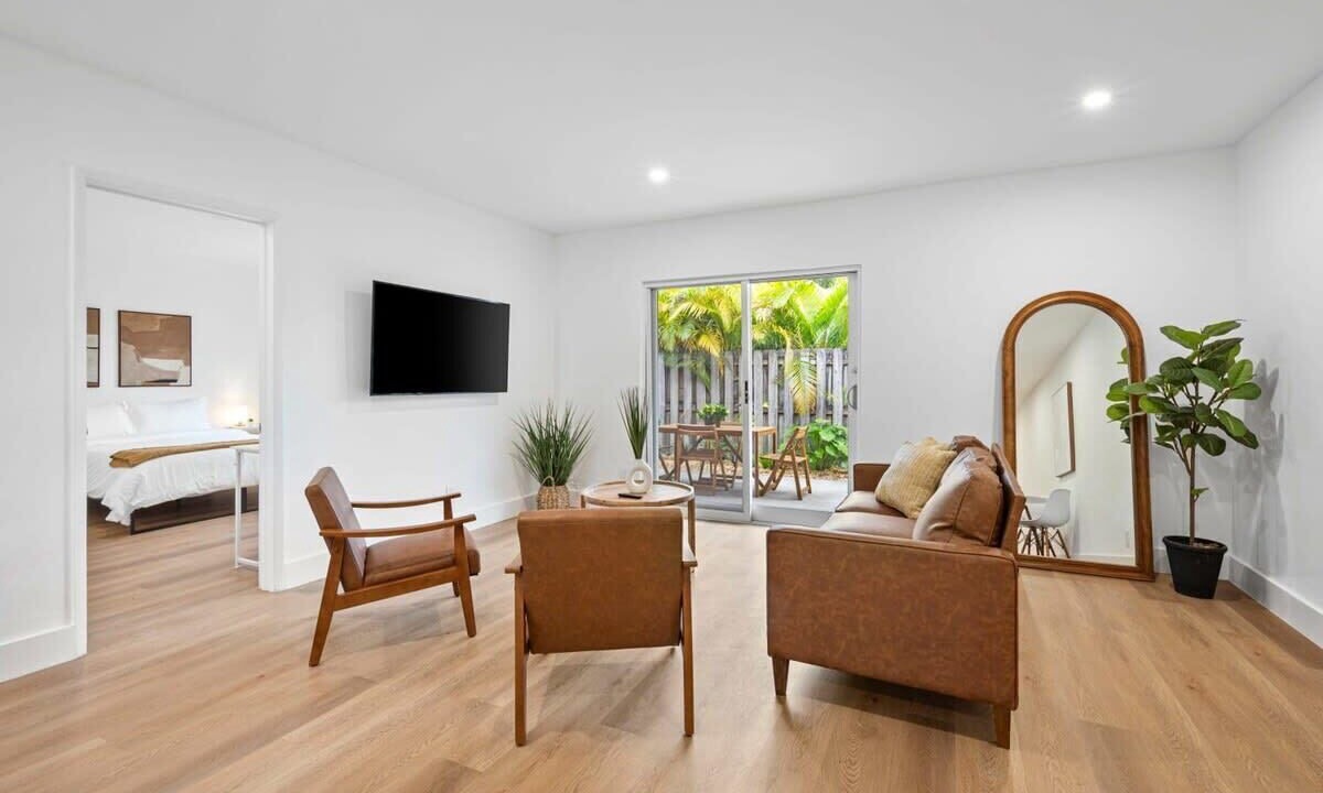 Photo of Livingroom in Sailboat Bend