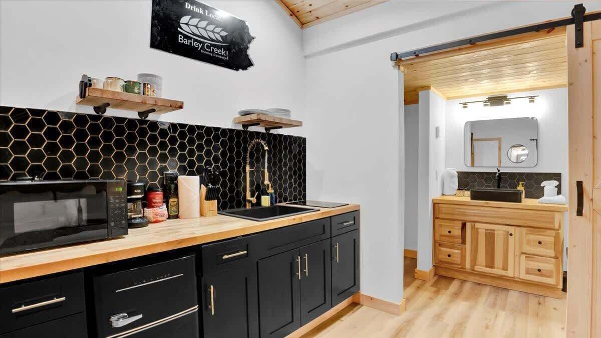 Photo of Kitchen in Canadensis