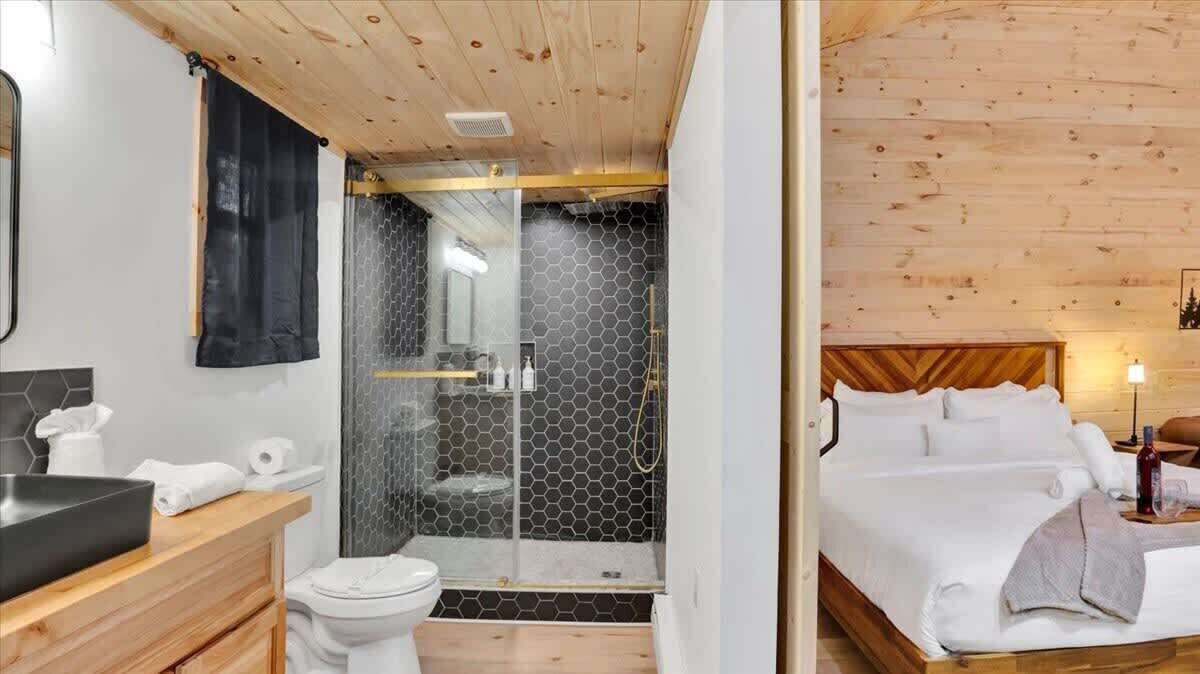 Photo of Bathroom in Canadensis