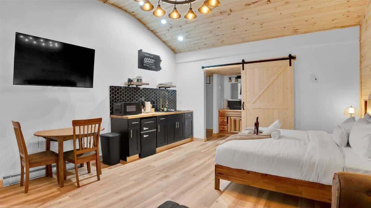 Photo of Bedroom in Canadensis