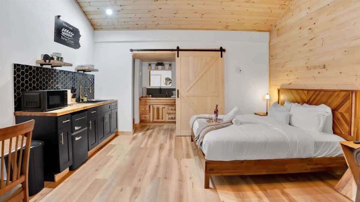 Photo of Bedroom in Canadensis