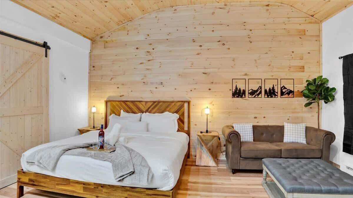 Photo of Bedroom in Canadensis