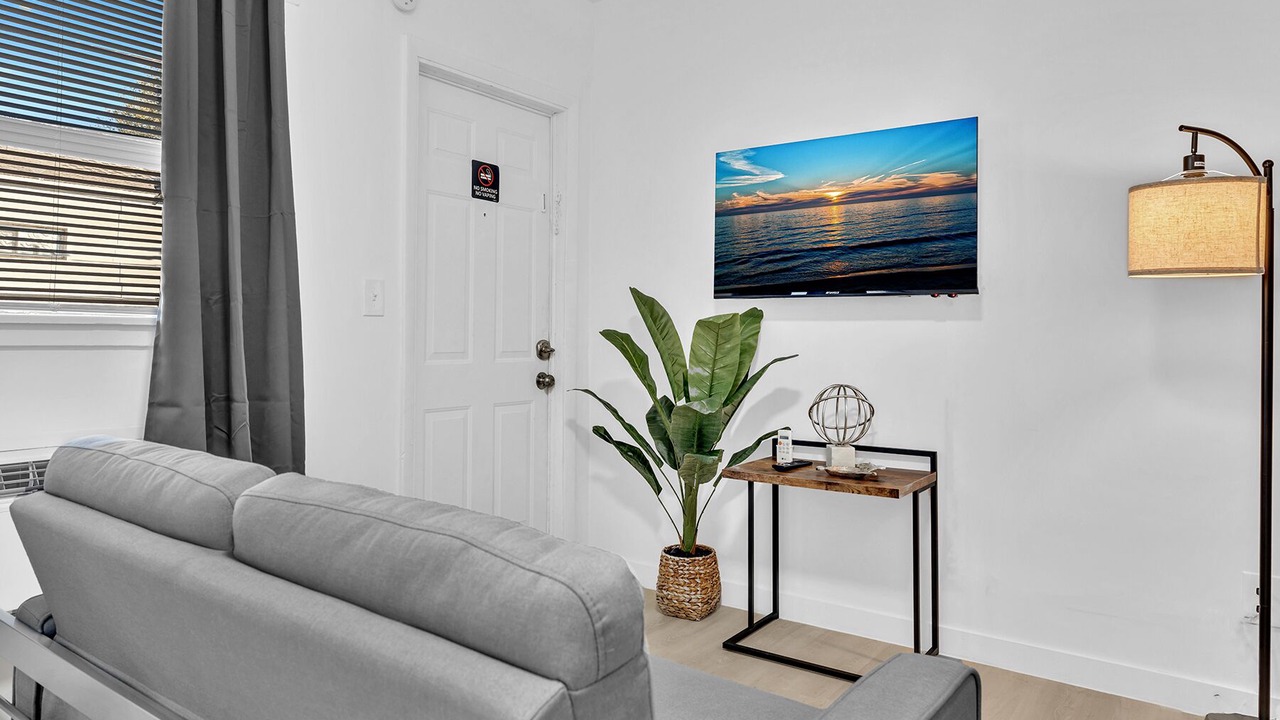 Photo of Livingroom in Downtown Hollywood