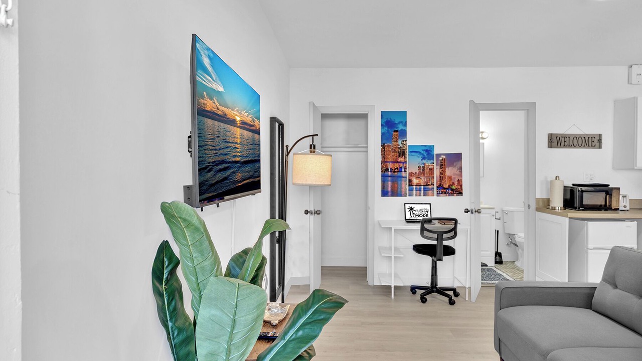 Photo of Livingroom in Downtown Hollywood