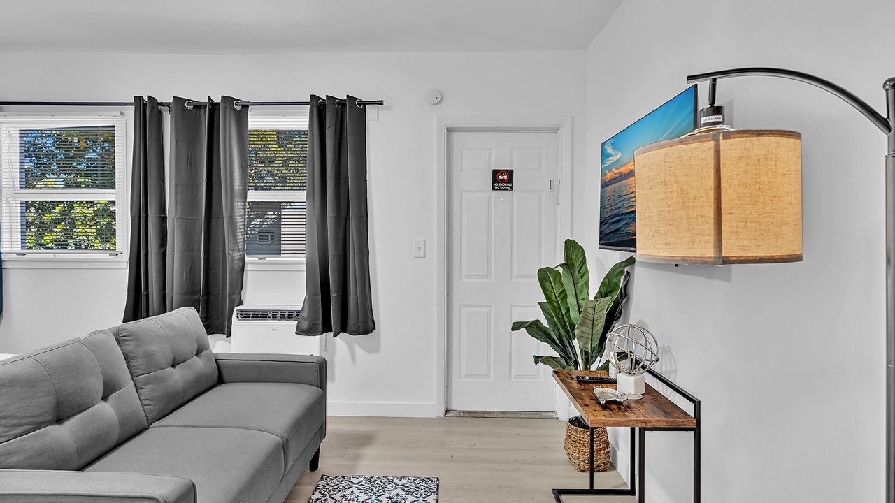 Photo of Livingroom in Downtown Hollywood