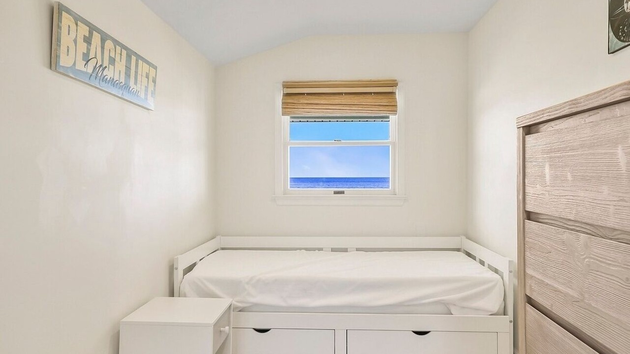 Photo of Bedroom in Manasquan