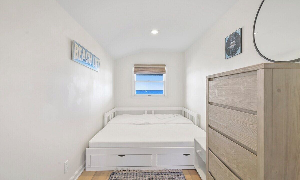 Photo of Bedroom in Manasquan