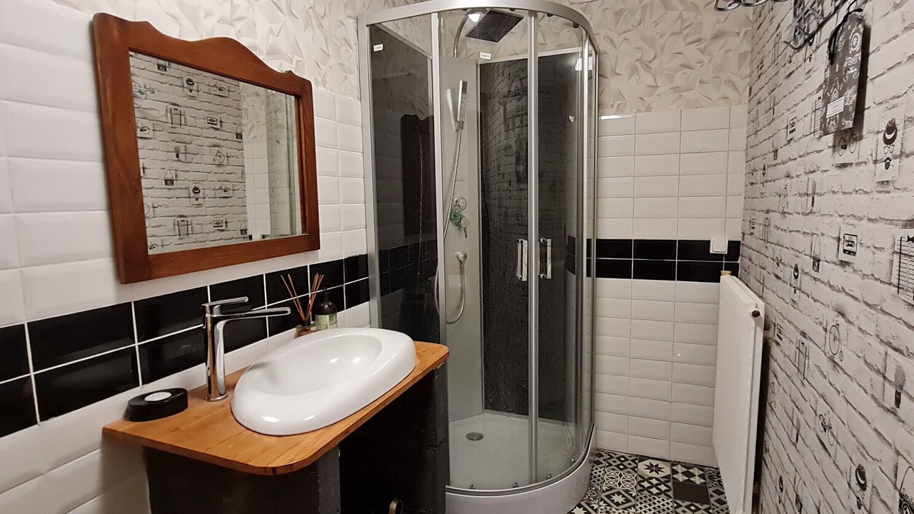 Photo of Bathroom in Richecourt