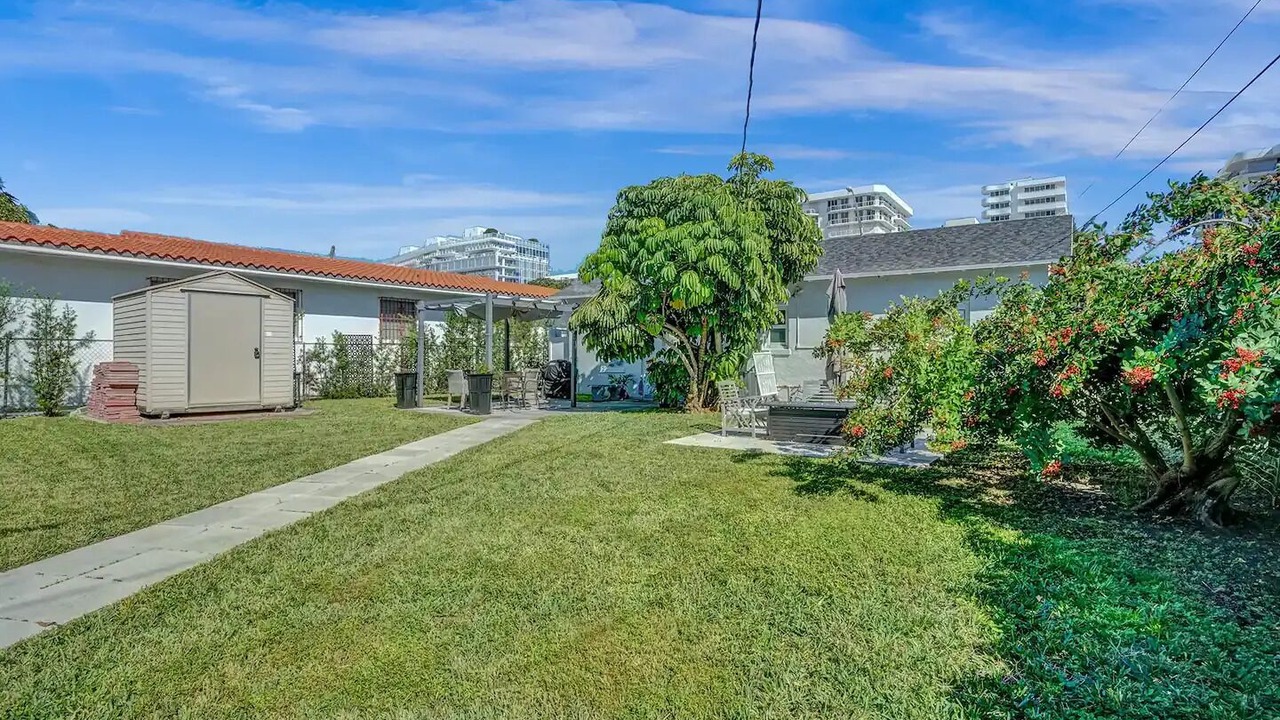 Photo of Outdoor in Surfside