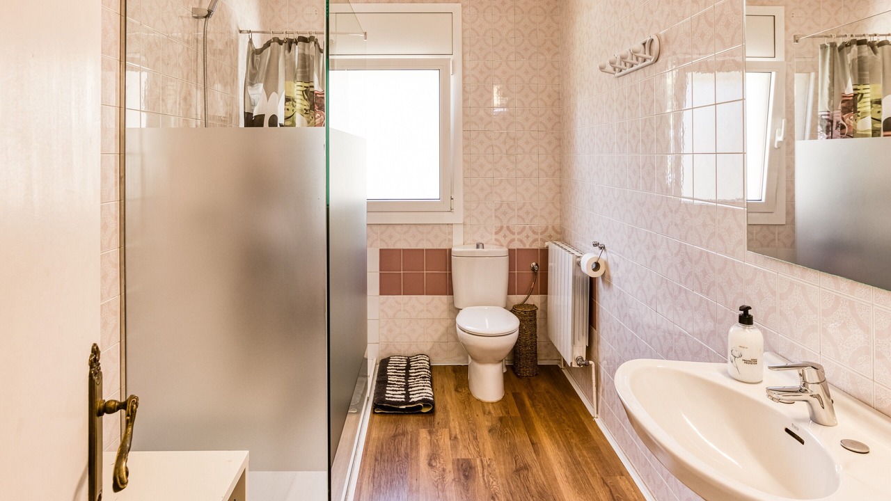 Photo of Bathroom in Usall