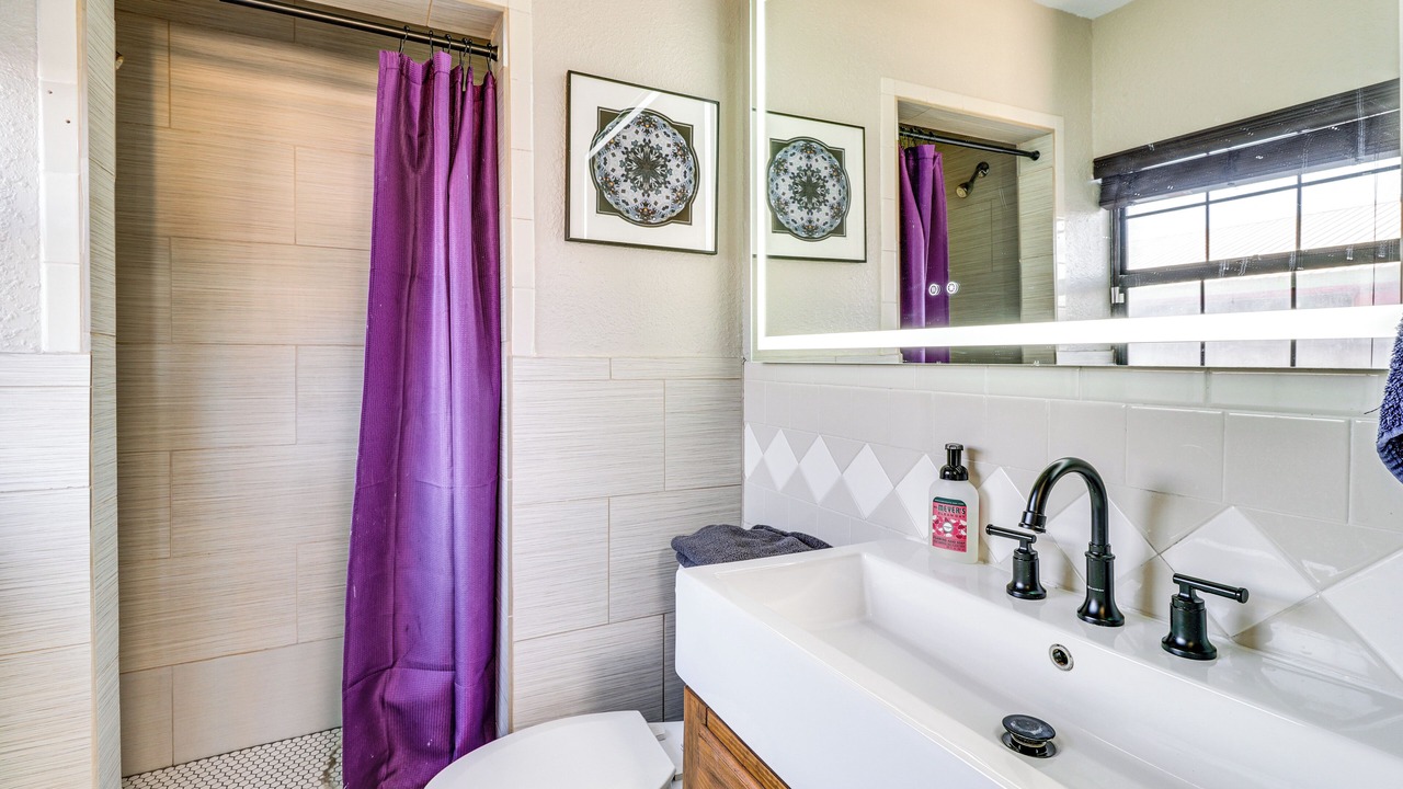 Photo of Bathroom in Govalle
