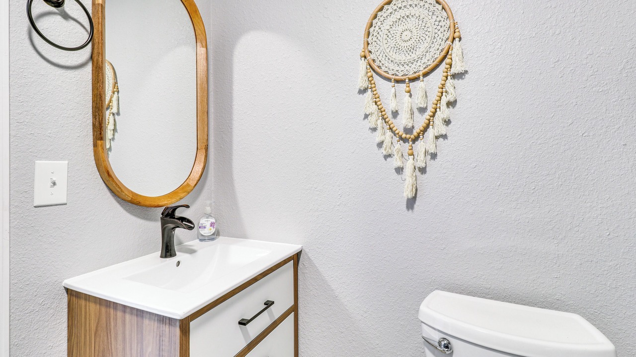 Photo of Bathroom in Govalle