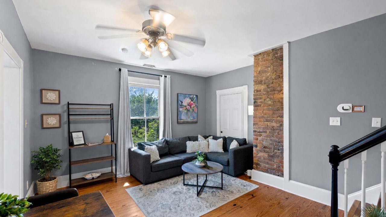 Photo of Livingroom in Southwest Raleigh