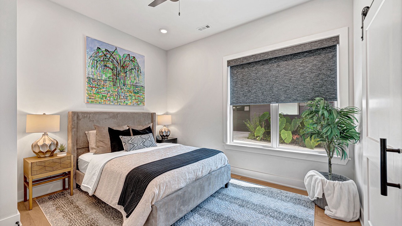 Photo of Bedroom in Downtown