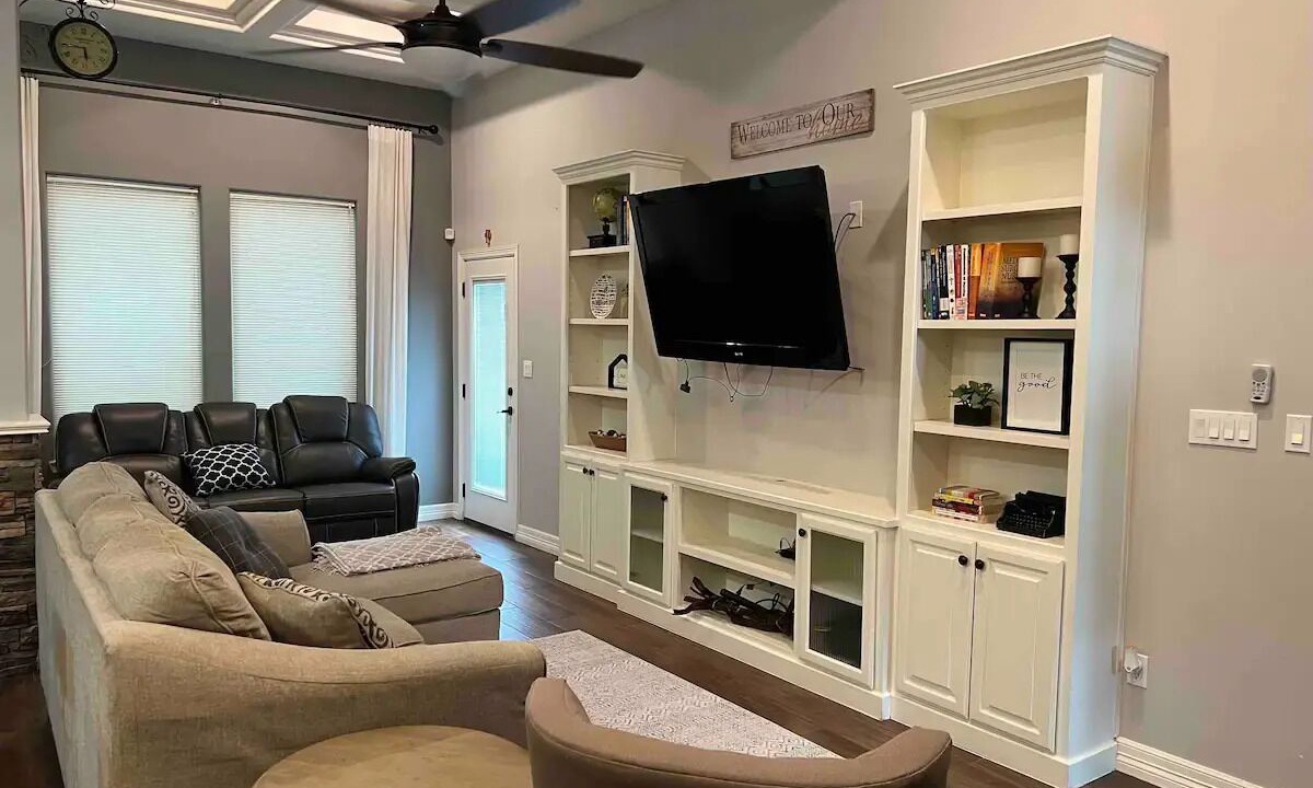 Photo of Livingroom in Edinburg