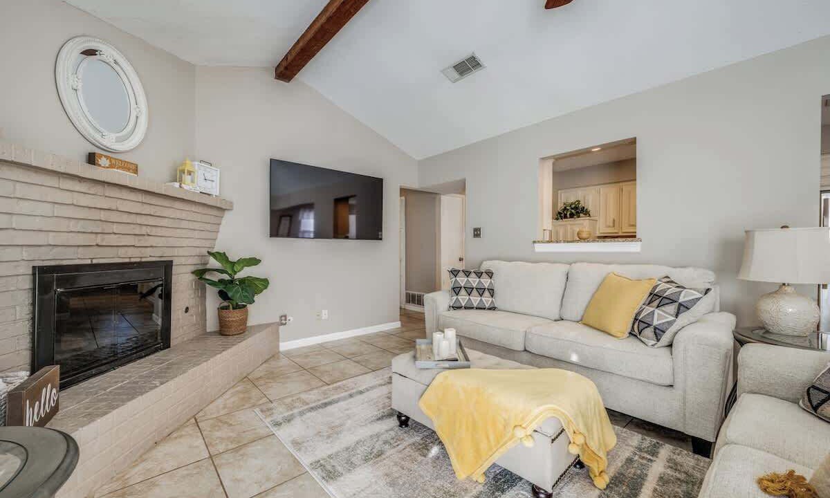 Photo of Livingroom in Denton