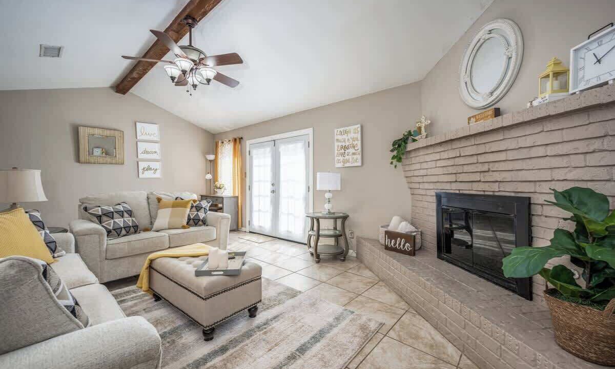 Photo of Livingroom in Denton