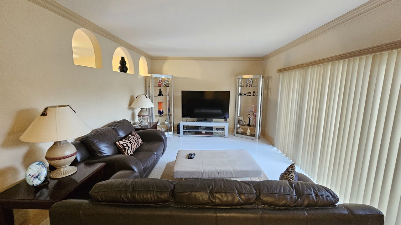 Photo of Livingroom in Deerfield Beach