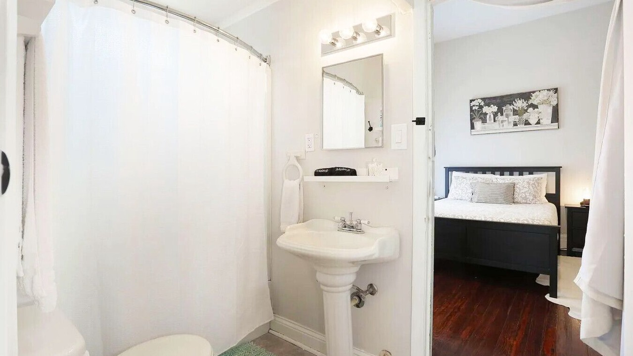 Photo of Bathroom in Government Hill