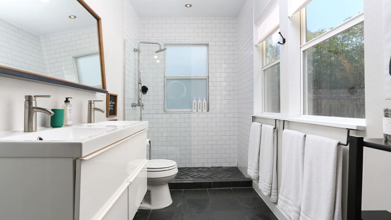 Photo of Bathroom in Government Hill