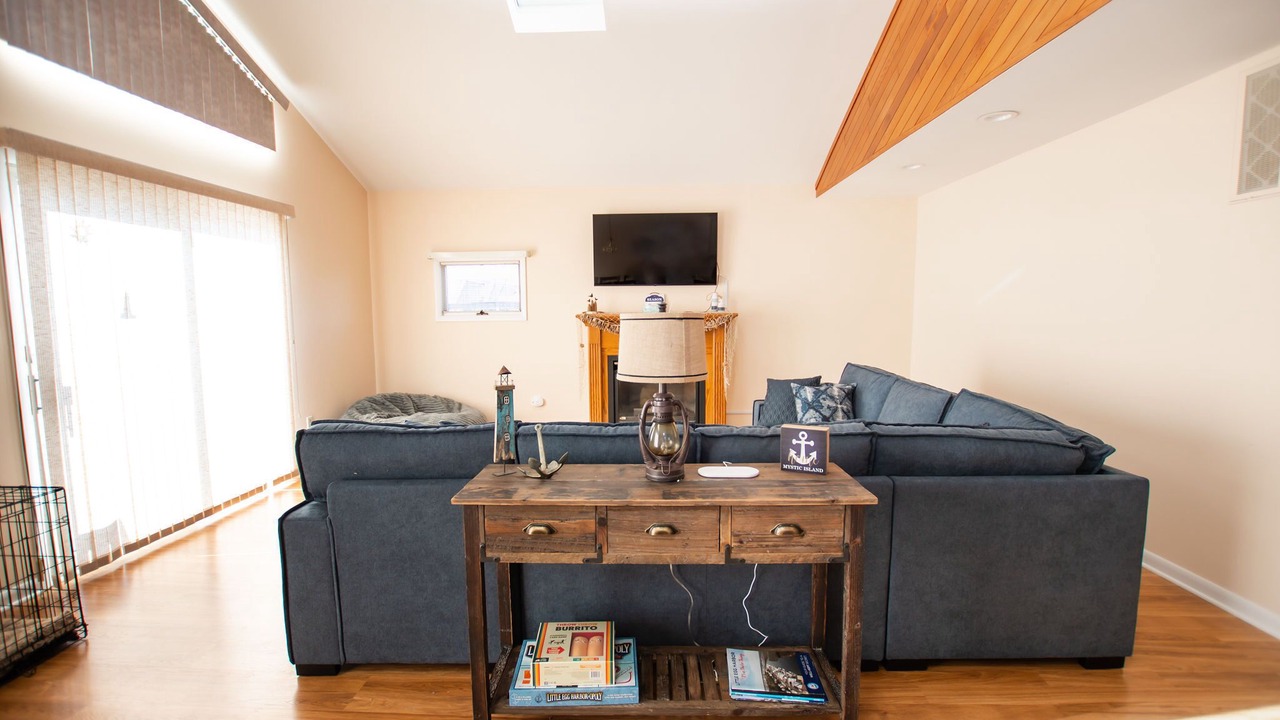 Photo of Bedroom in Mystic Island