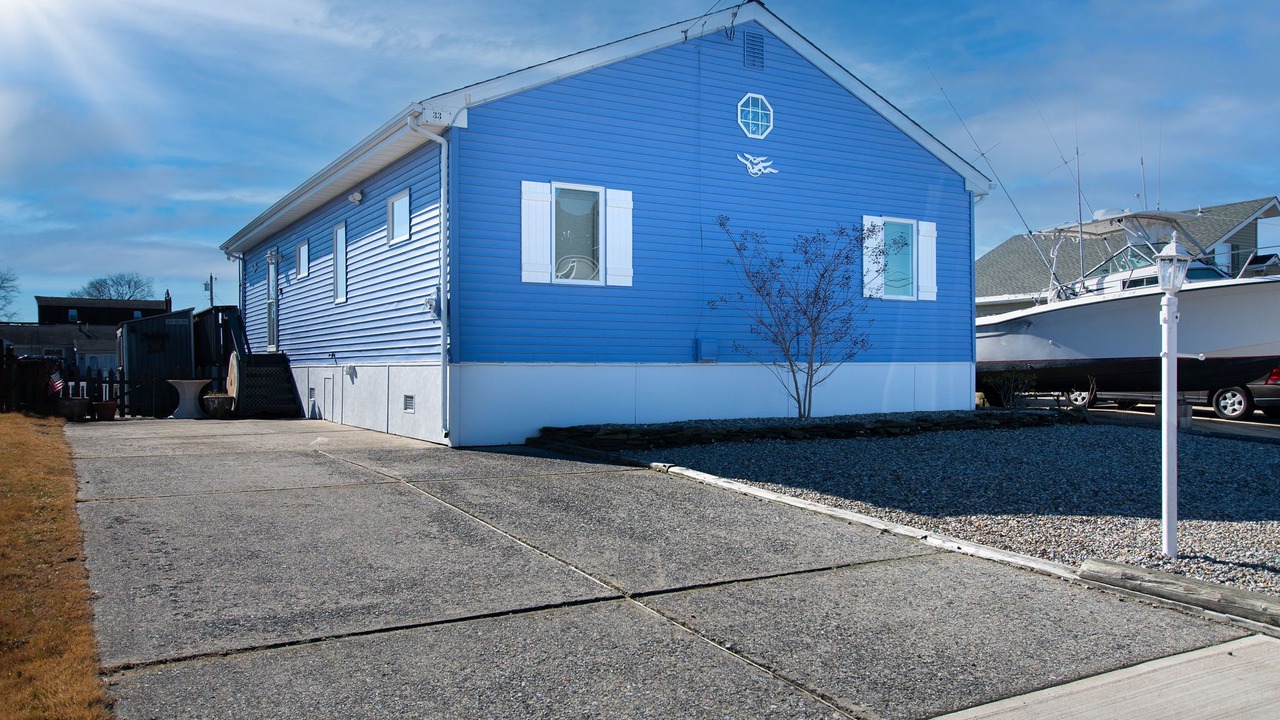 Photo of Others in Mystic Island