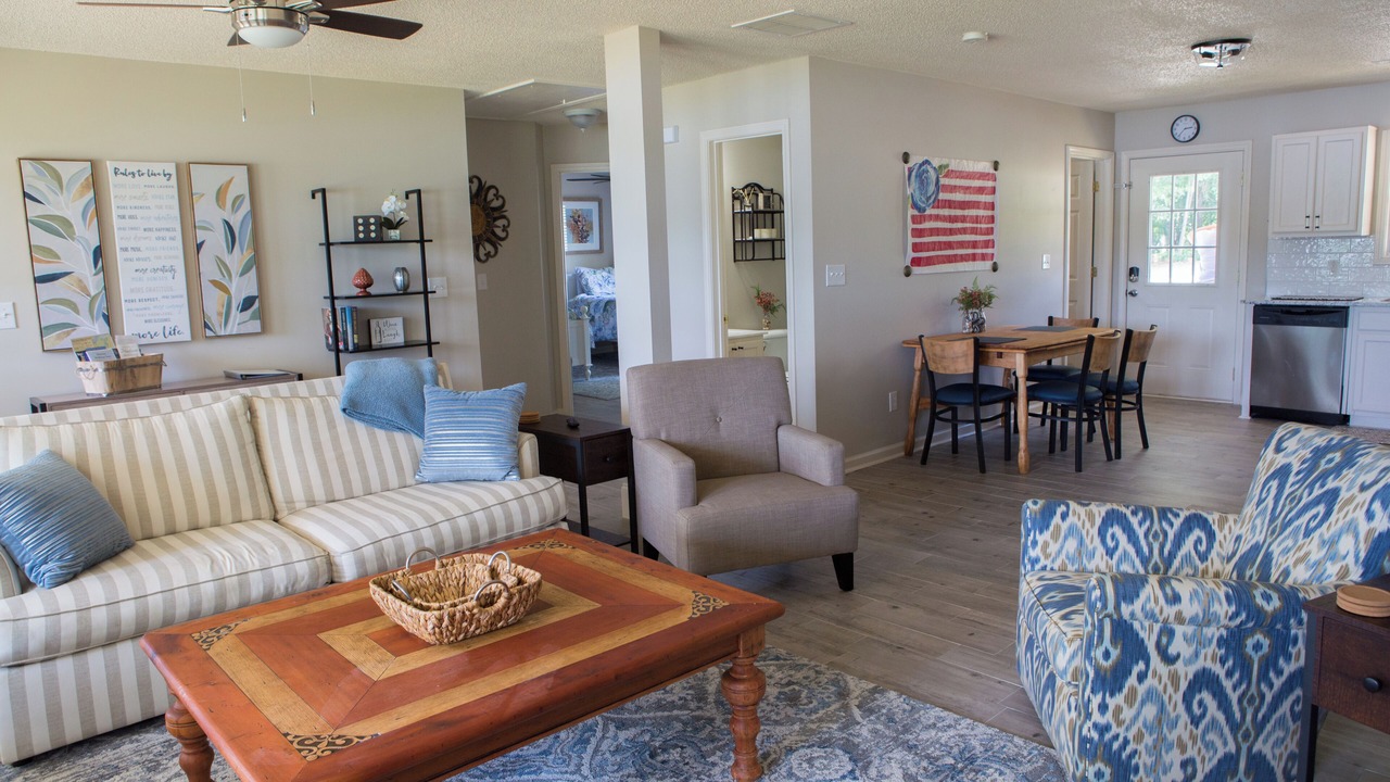 Photo of Livingroom in Eatonton