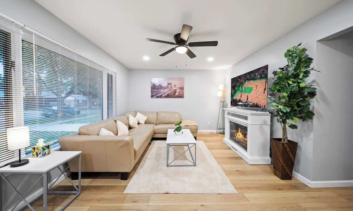 Photo of Livingroom in Clawson