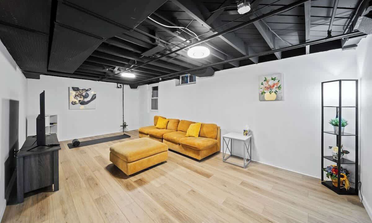 Photo of Livingroom in Clawson