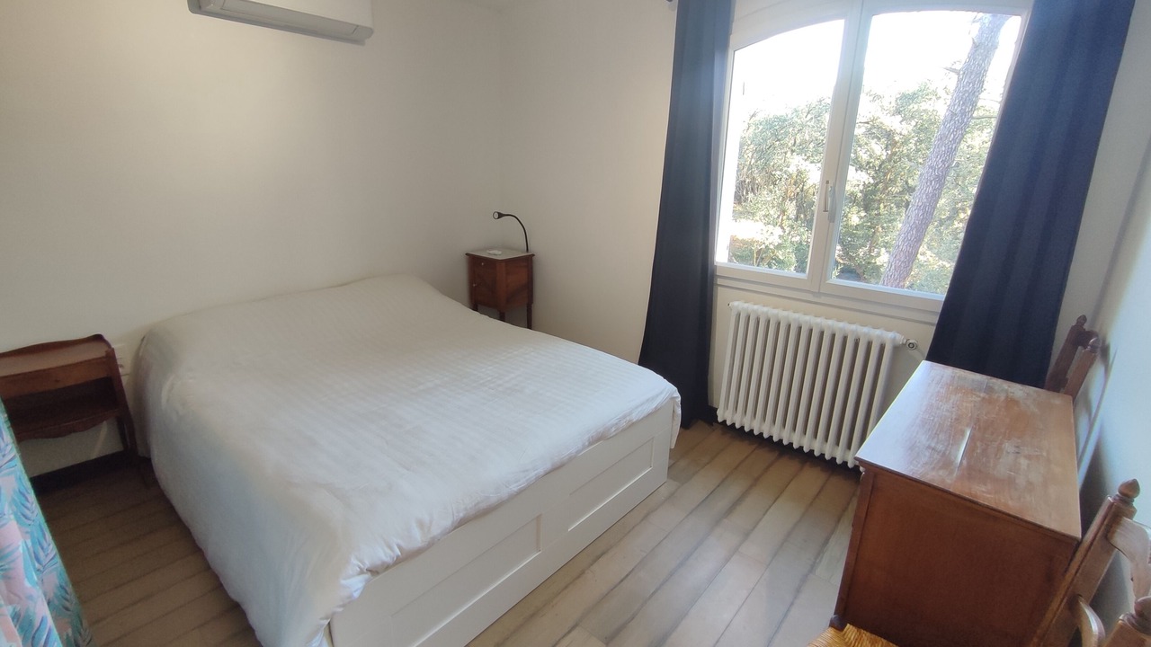 Photo of Bedroom in Uchaux