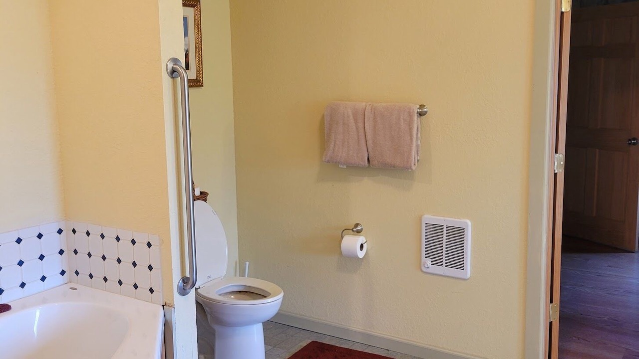Photo of Bathroom in Dallas County